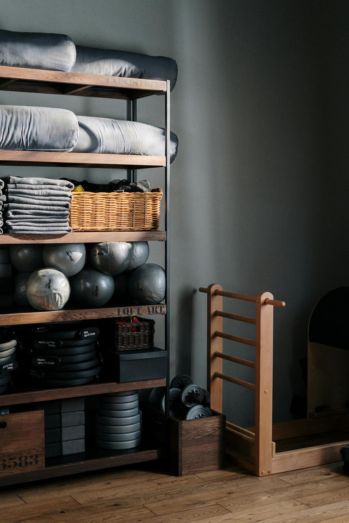 How to Run Hybrid Fitness Classes in 2026